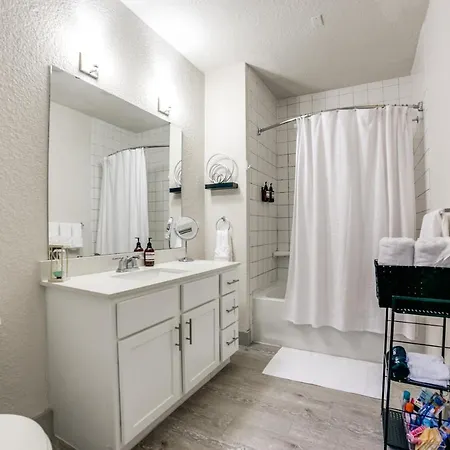 Downtown Apartment With Riverwalk Views Free Parking Pet Friendly Centrally Located On The Riverwalk San Antonio Extérieur photo