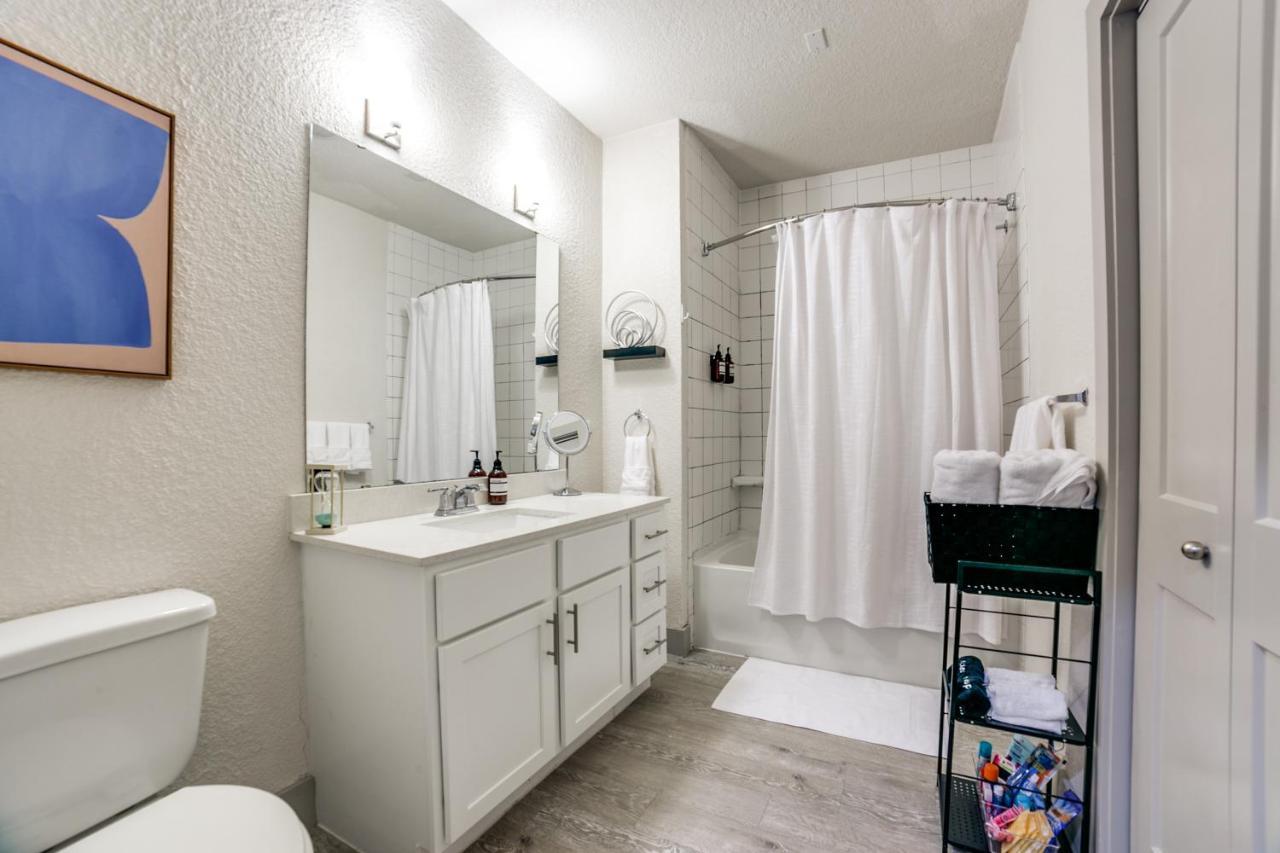 Apartment Downtown With Riverwalk Views Free Parking Pet Friendly Centrally Located On The Riverwalk *