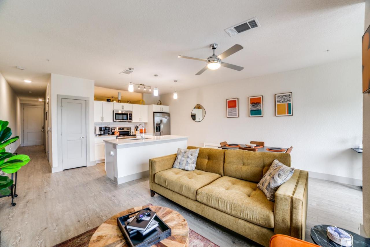 Downtown With Riverwalk Views Free Parking Pet Friendly Centrally Located On The Riverwalk San Antonio