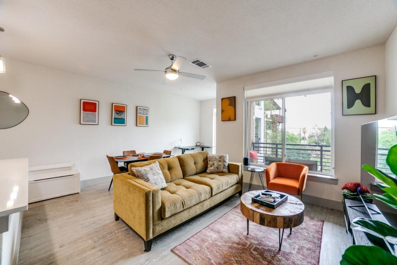 Downtown With Riverwalk Views Free Parking Pet Friendly Centrally Located On The Riverwalk Apartment San Antonio