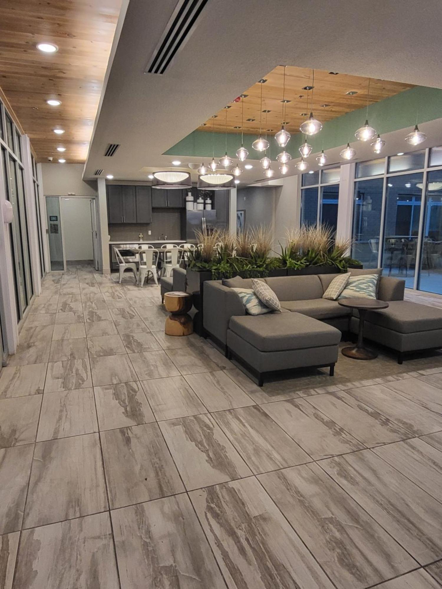 Downtown With Riverwalk Views Free Parking Pet Friendly Centrally Located On The Riverwalk
